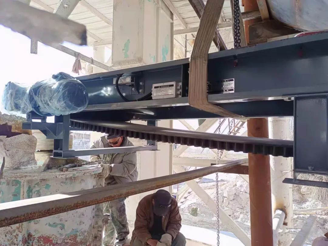 山西陽泉配比（連續(xù)計(jì)量）定量給料機(jī)兩臺