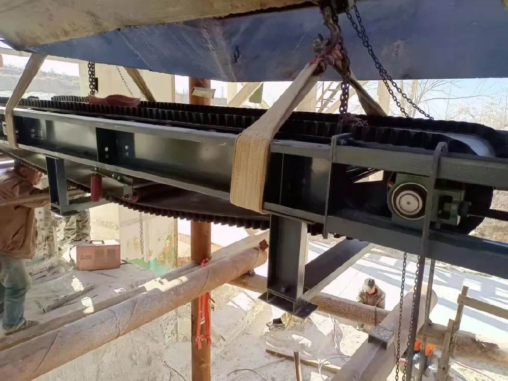 山西陽泉配比（連續(xù)計(jì)量）定量給料機(jī)兩臺